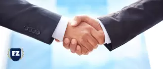 Сущность маркетинга партнерских отношений рукопожатие на голубом фоне гл