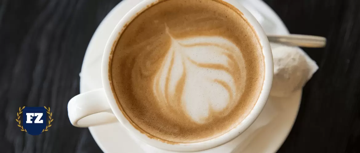 чашка кофе с рисунком гл